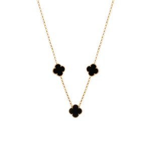 گردنبند سه گل سیاه ونکلیف